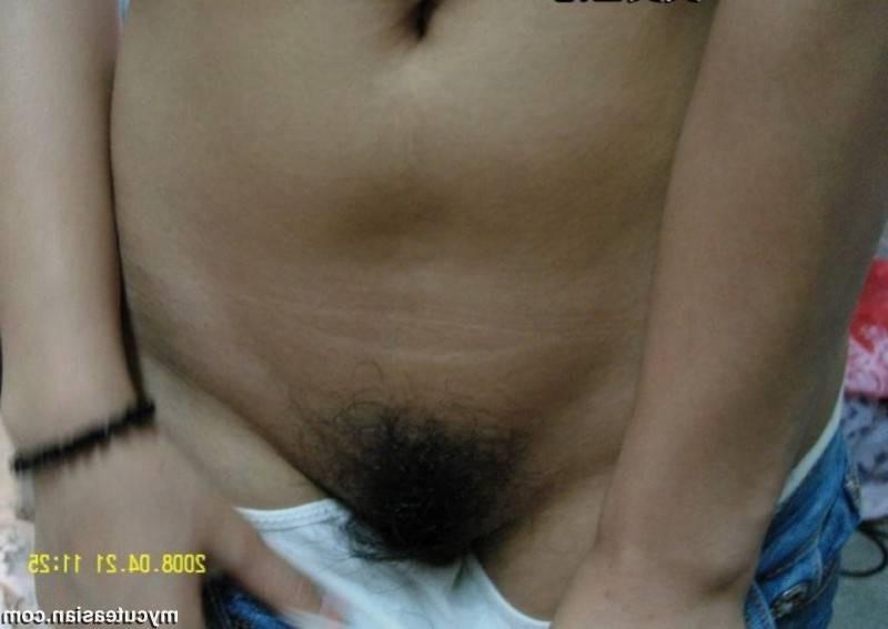 15P Asian amateur shares her homemade naked pics