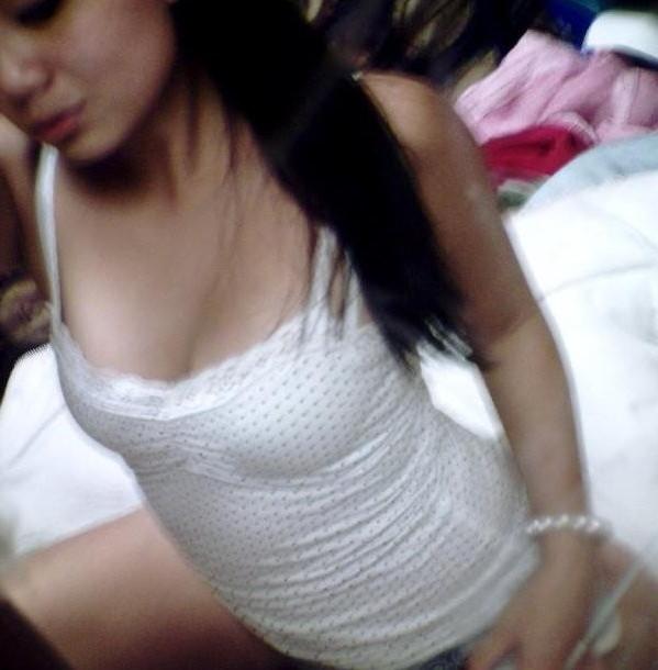 15P Little asian teen gfs posing for the camera