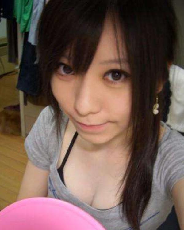 16P Nice selection of naughty and hot amateur asian babes