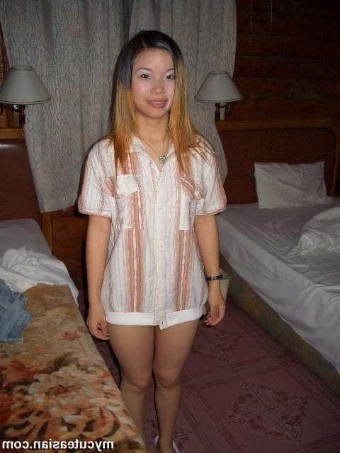 15P Asian amateur girlfriends homemade photos