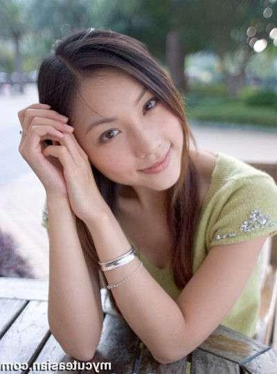 15P Asian amateur girlfriends homemade photos
