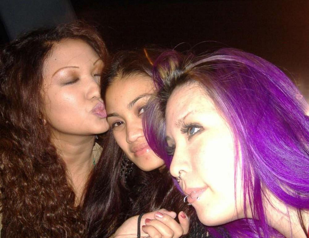 16P Naughty and hot selfpics taken by an amateur Asian chick