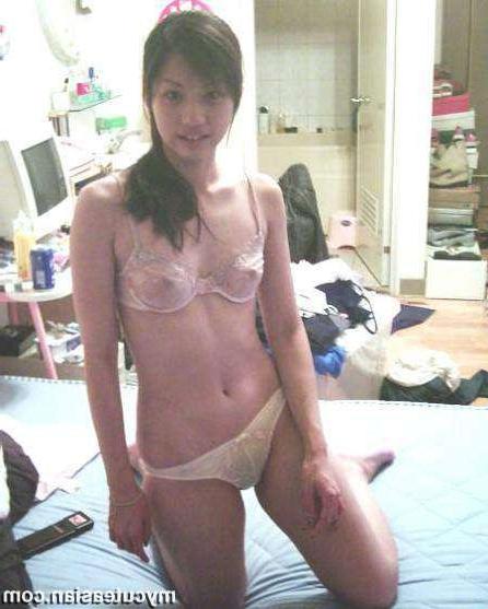 15P Asian amateur girlfriends homemade photos