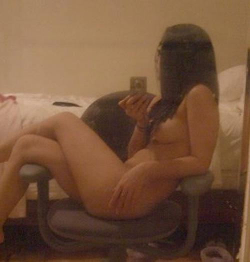 16P Naughty and hot selfpics taken by an amateur Asian chick