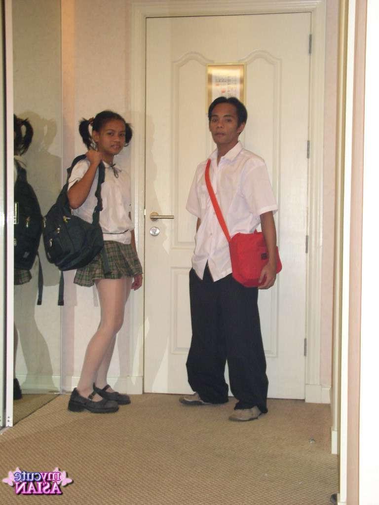 16P Filipino pussy pounded for the first time