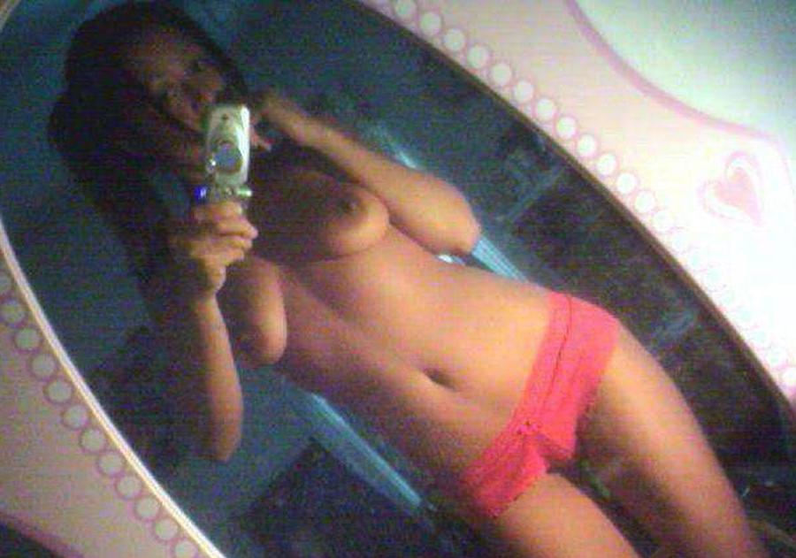12P Real amateur asian girls showing off