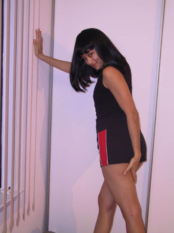15P Dreamy Asian amateur slut posing