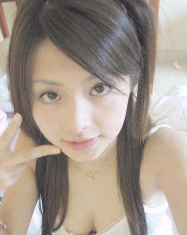 15P Pictures of three Asian amateur cuties