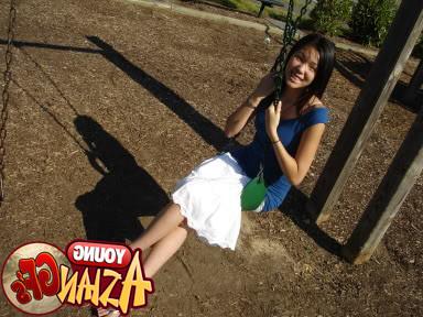 15P Asian girlfriends posing for cell phone pics