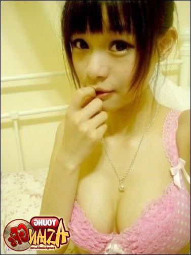 15P Sexy asian teen girlfriends posing