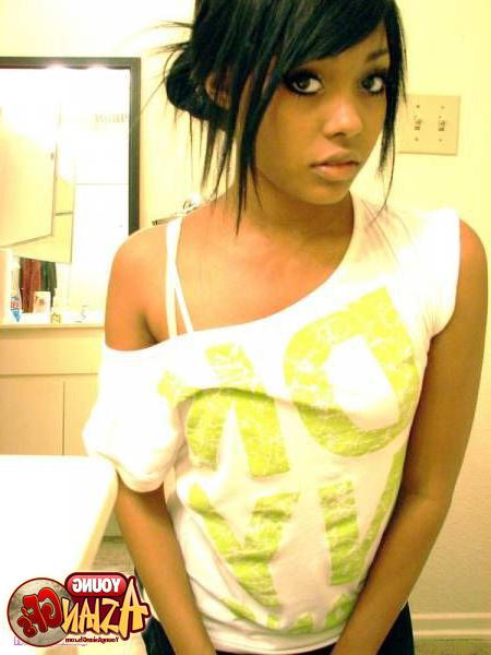 15P Sexy asian teen girlfriends posing