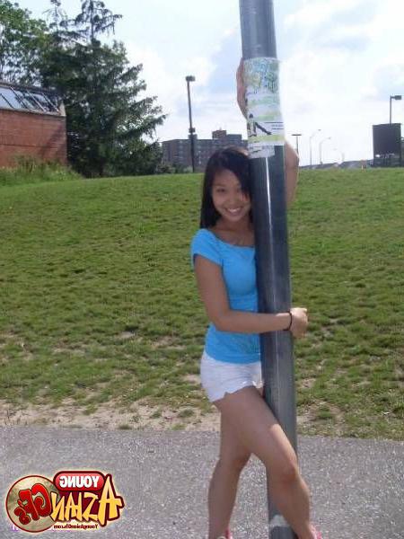 15P Asian teen girlfriends posing for cell phone pics