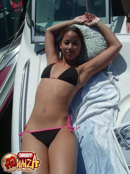 15P Asian teen girlfriends posing for pics