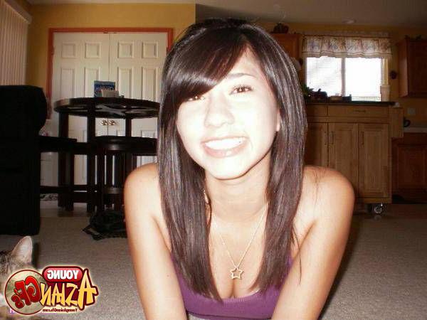 15P Asian teen girlfriends posing for pics