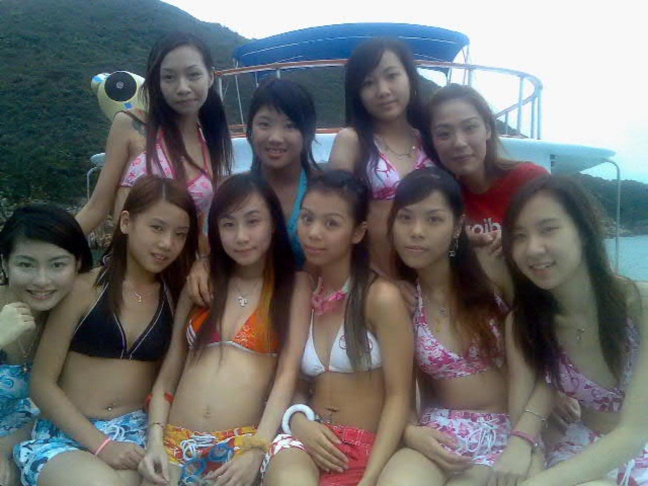 16P Naughty and hot selfpics taken by an amateur Asian chick