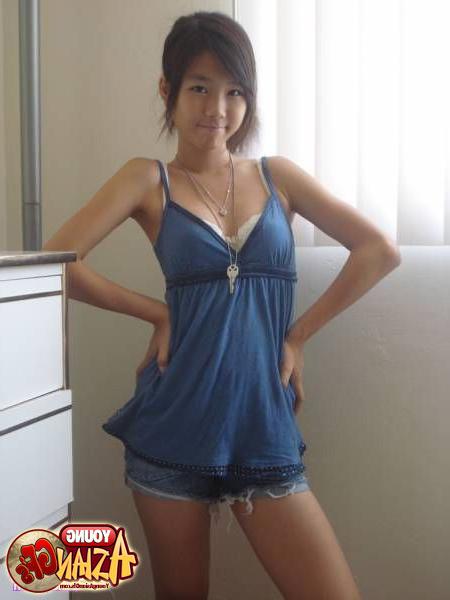 15P Sexy asian teen girlfriends posing for pics