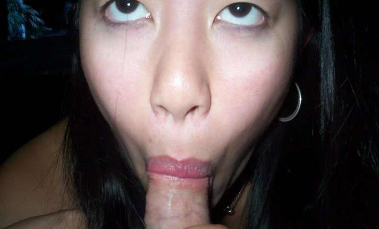 16P Naughty and hot selfpics taken by an amateur Asian chick