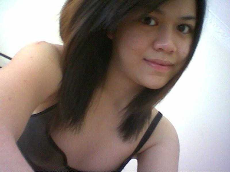 15P Real asian girlfriends showing off