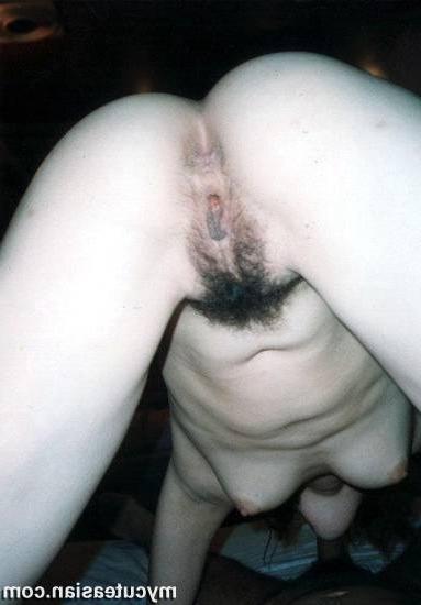 16P Asian amateur girlfriend sucks friend cock