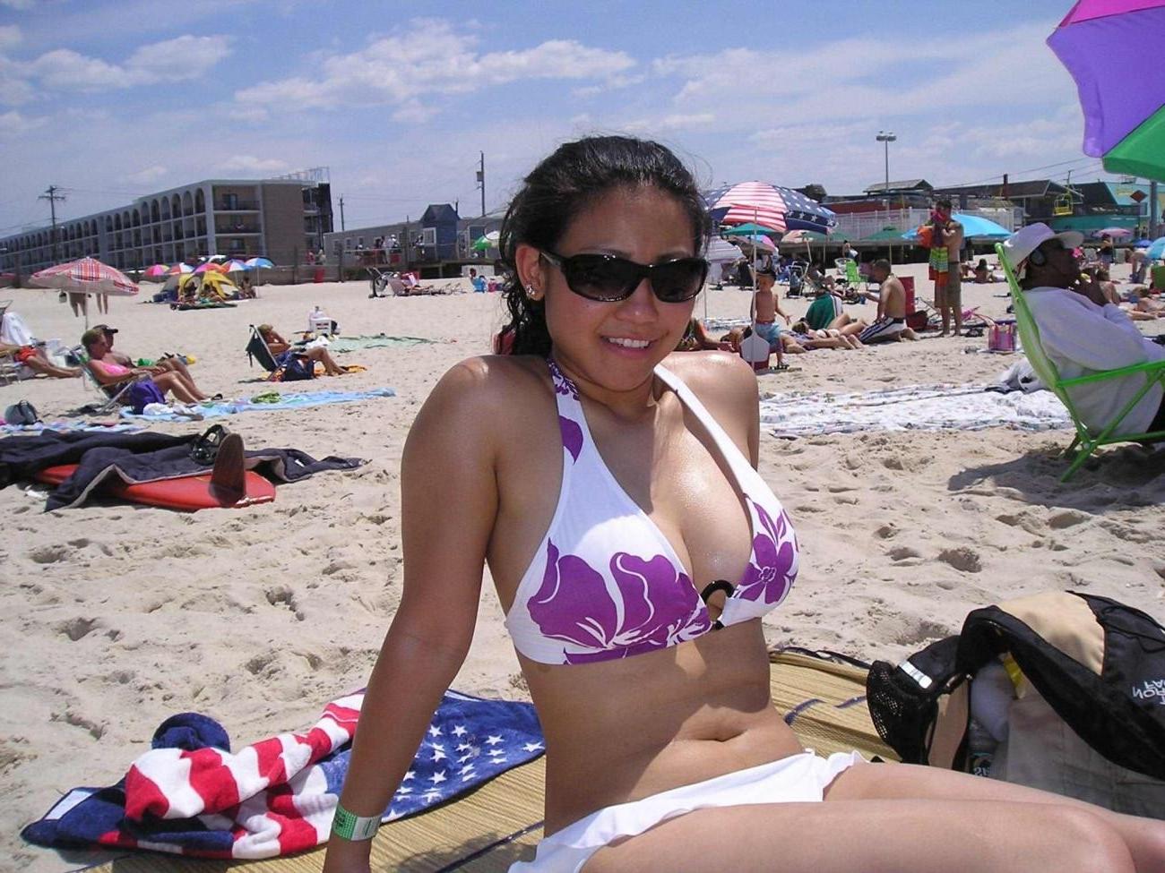 16P Mega oozing hot and delicious Asian girls posing naked