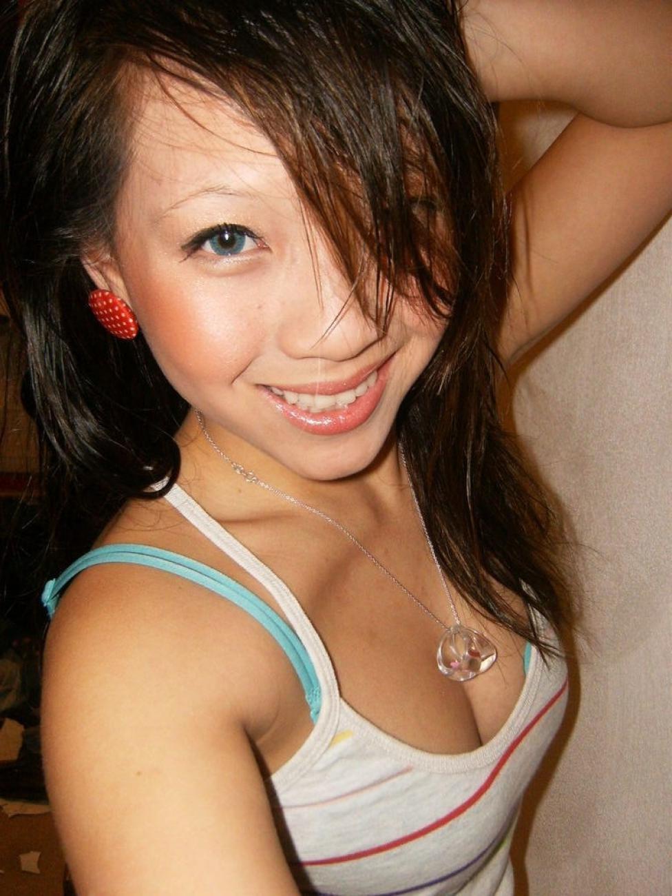 16P Mega oozing hot and delicious Asian girls posing naked