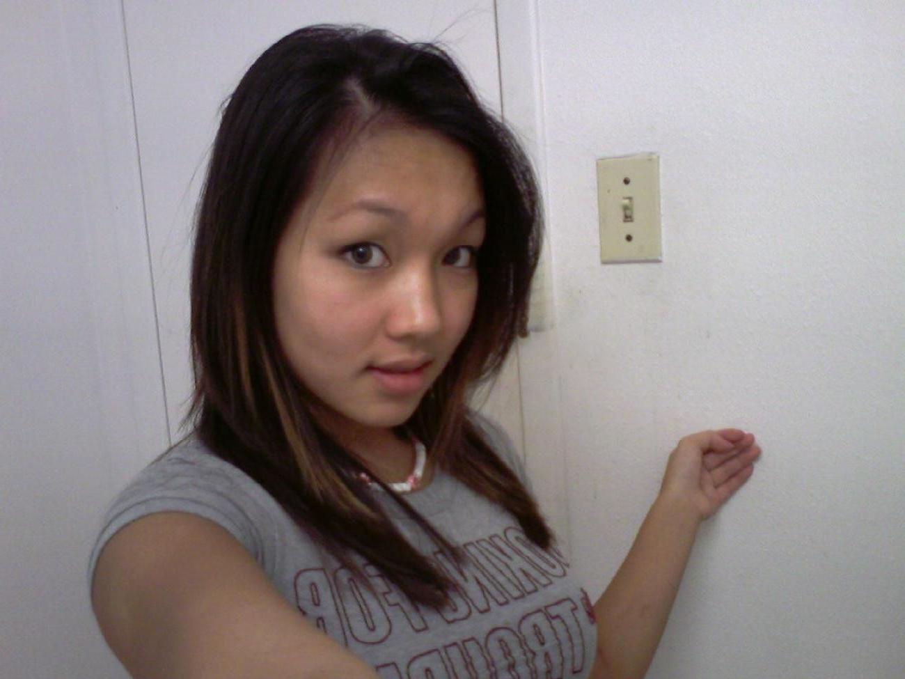 16P Mega oozing hot and delicious Asian girls posing naked