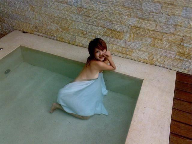15P Cute japanese teen filmed by her boyfriend in a spa