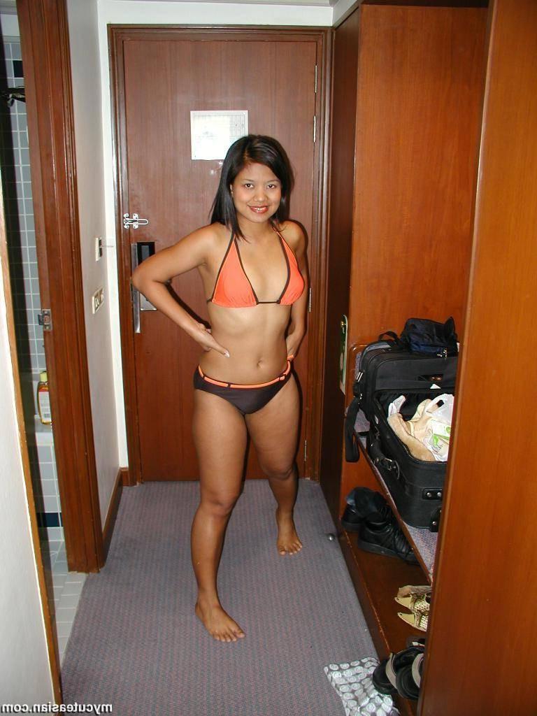 16P Filipino amateur teen spreads her young pussy