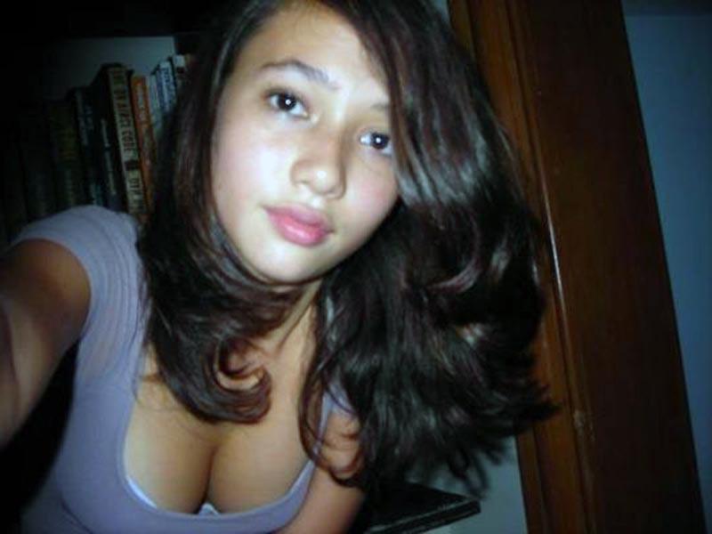 15P Assorted collection of homemade amateur Asian teen GF snapshots
