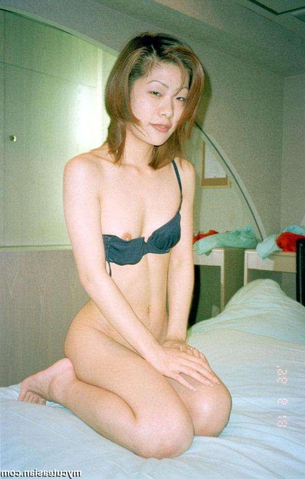 16P Asian amateur teen with small boobs sucks