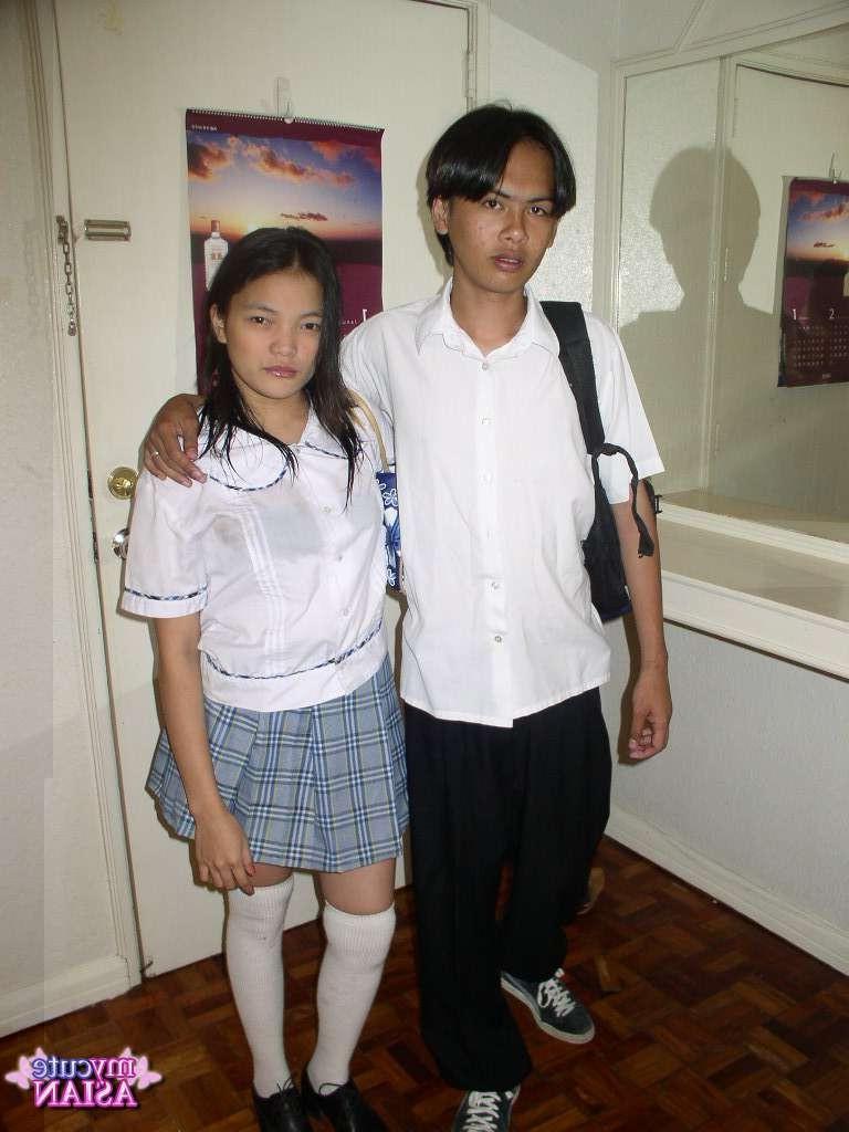 16P Filipino teen gets shaved pussy deeply fucked