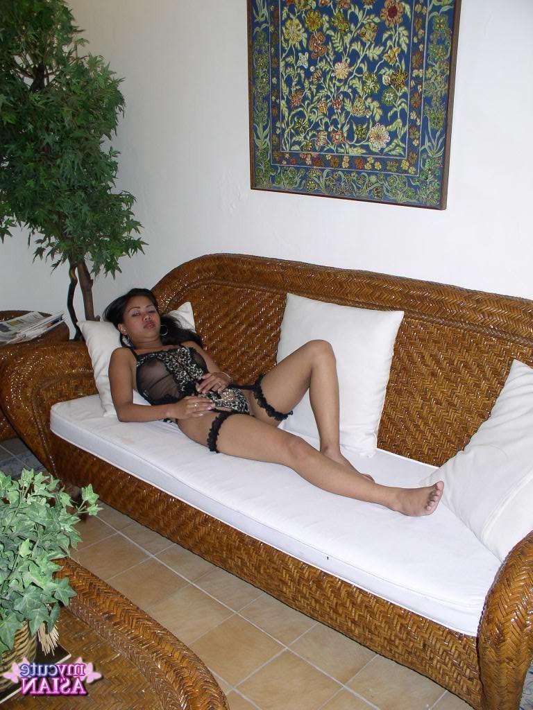 16P Filipino coed gets cumfaced after pussy banged
