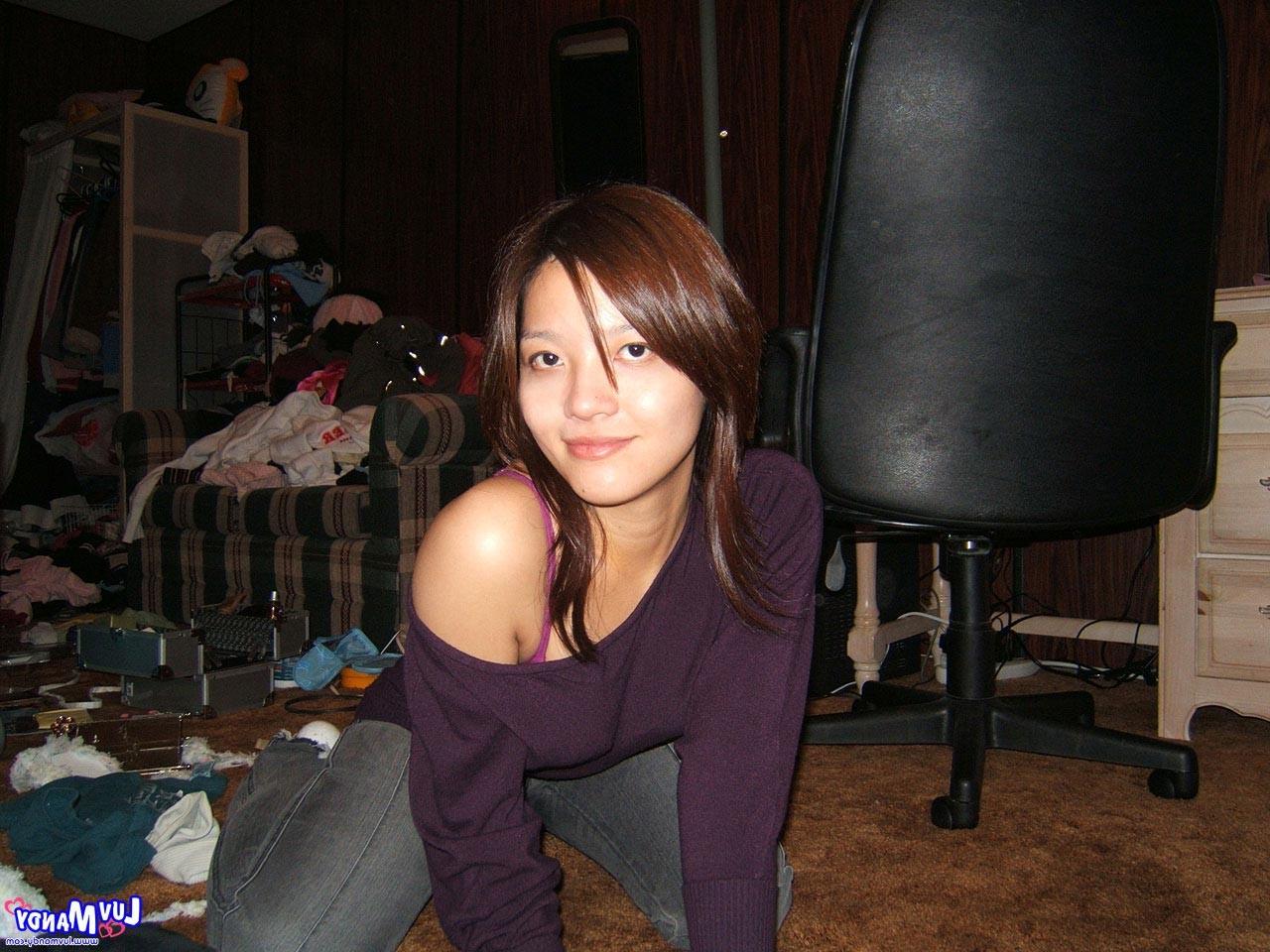 16P Asian girl next door self pics