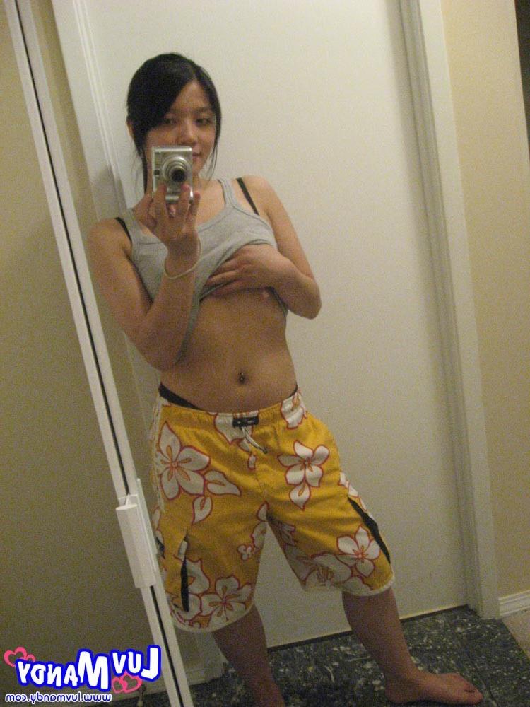 16P Cute asian girl next door selfpics