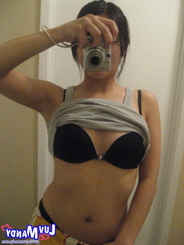 16P Cute asian girl next door selfpics
