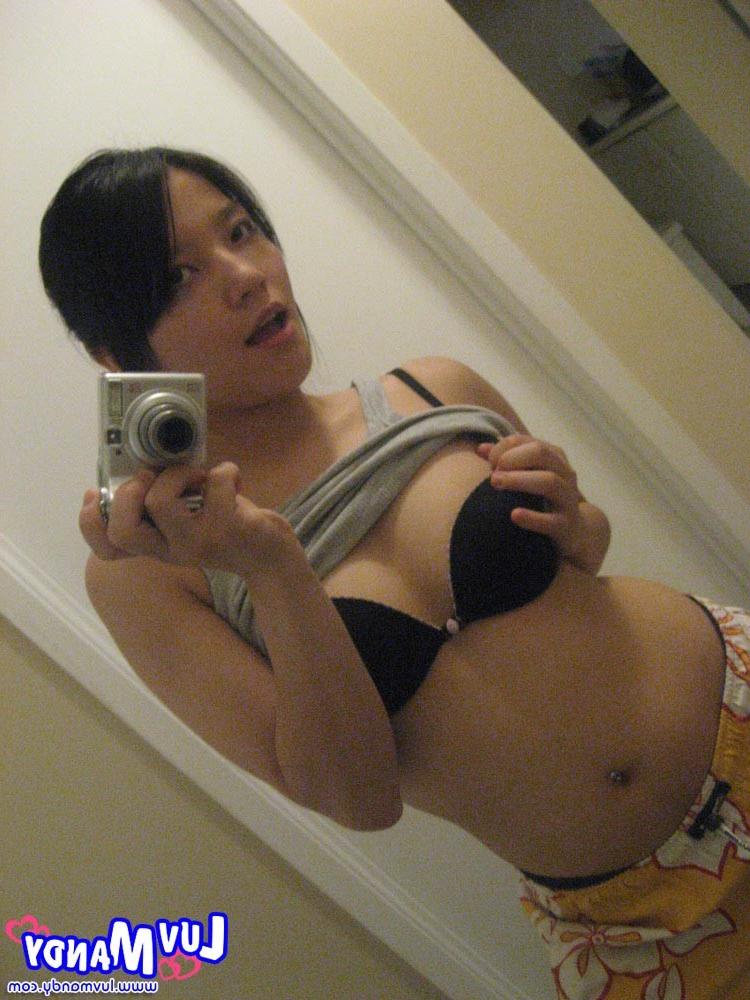 16P Cute asian girl next door selfpics