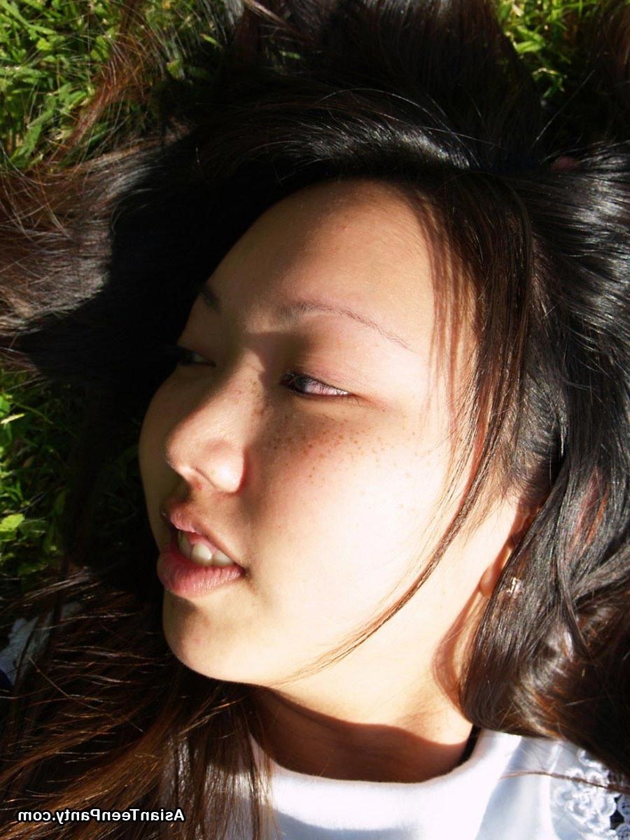 16P Asian upskirt