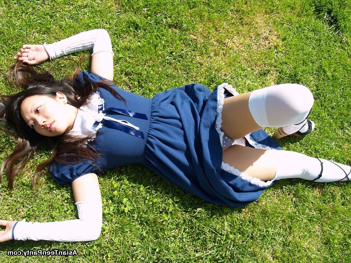 16P Asian upskirt