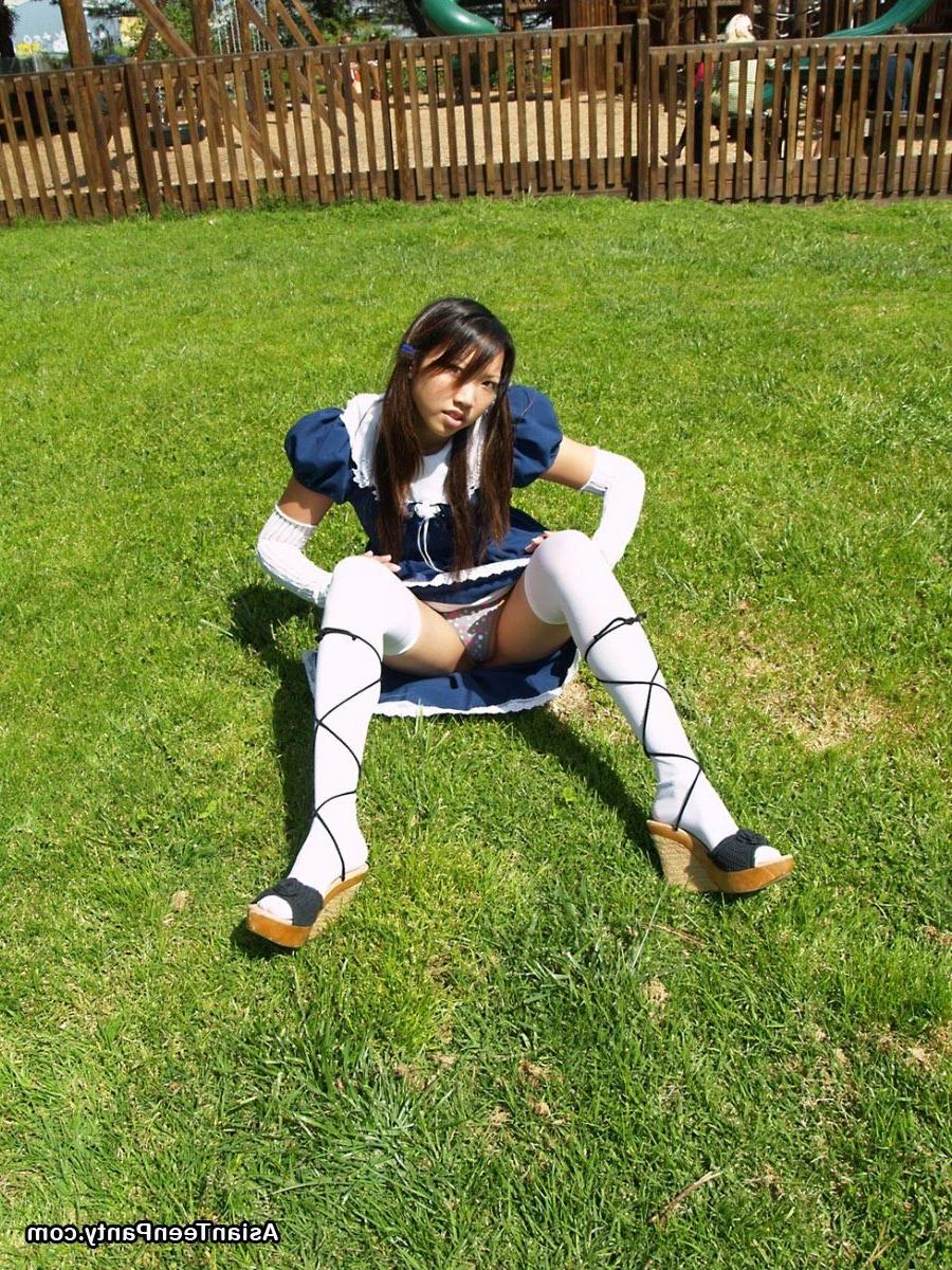 16P Asian upskirt