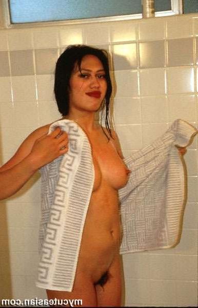 16P Busty asian amateur exposes her sexy body