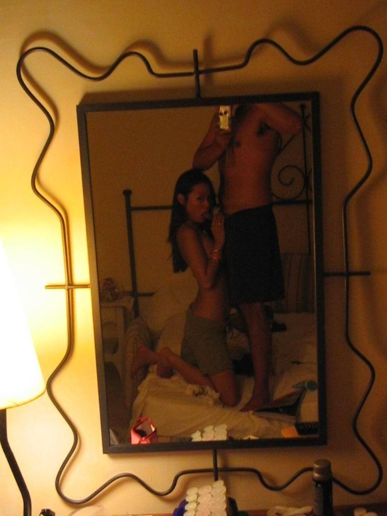 20P Amateur asian girlfriend posing nude during her holidays