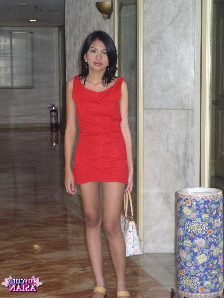 16P Filipino slut gets her shaved pussy banged