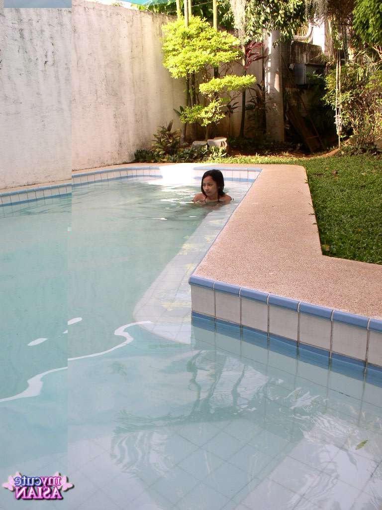 16P Shy Filipino teen sucks hard in swimming pool