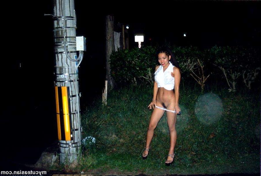 16P Hot asian amateur exhibitionist wife flashing