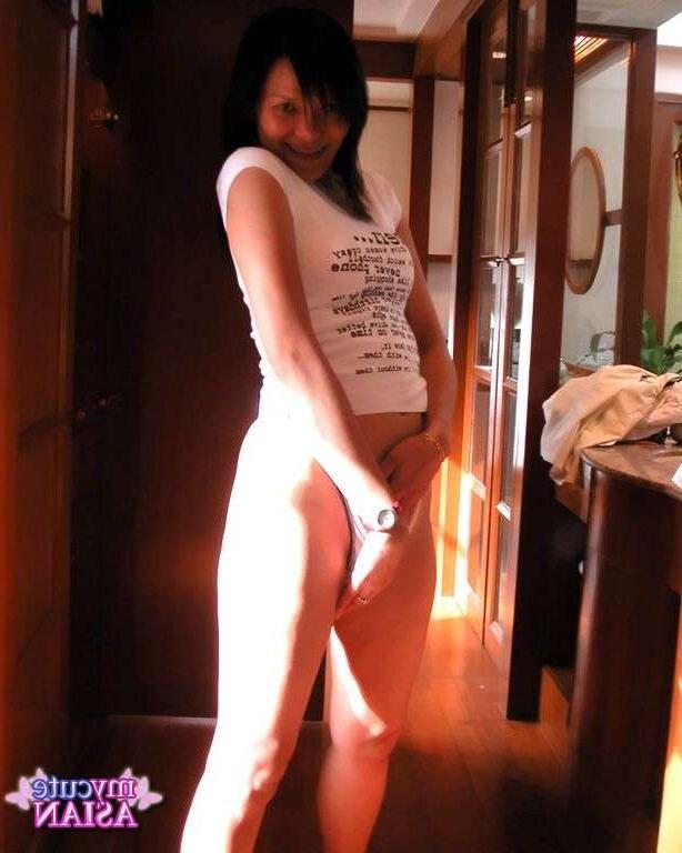 16P Asian amateur poses and spreads her wet pussy
