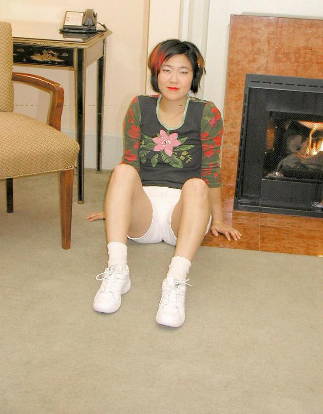 20P Hot Asian amateur dildoing on floor