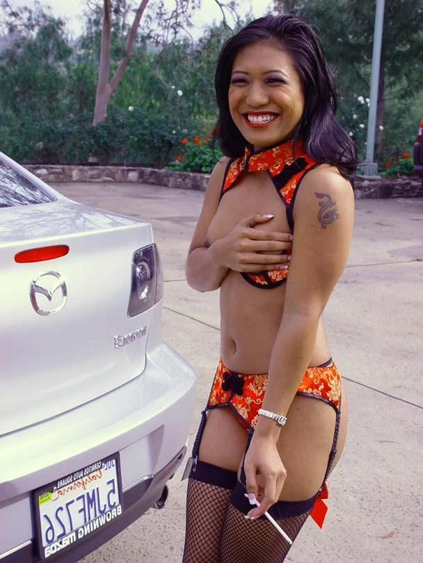 20P Sexy asian amateur strip teasing in her revealing lingerie