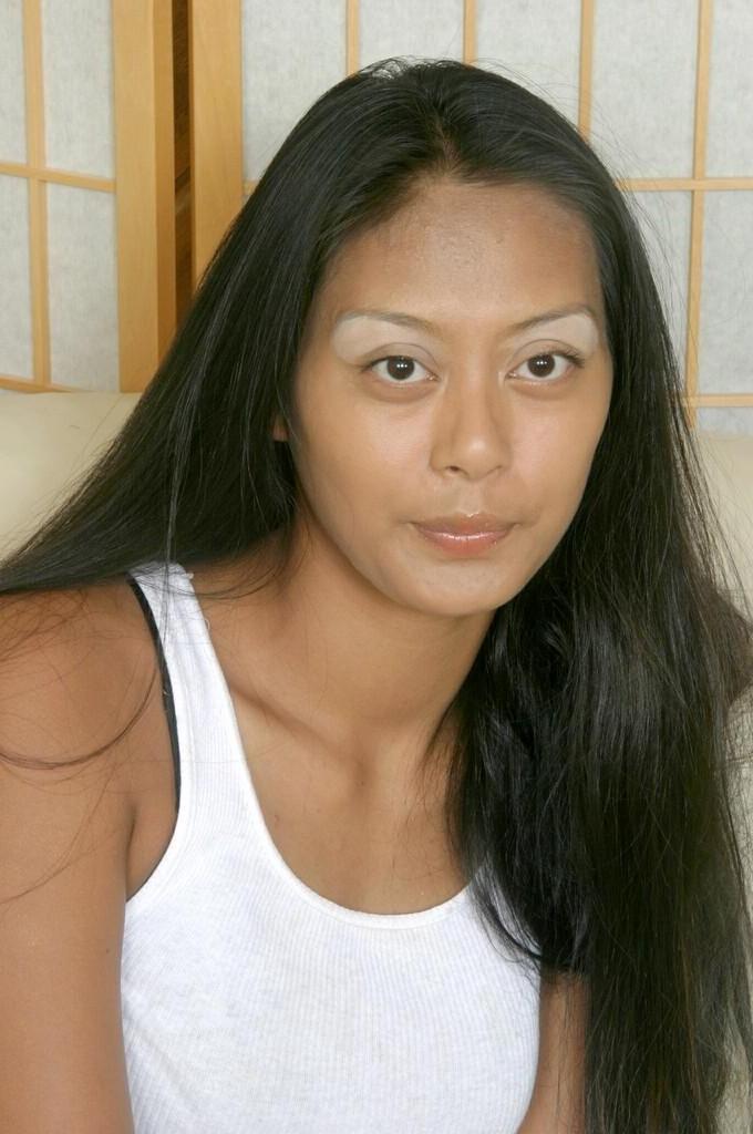 20P Horny asian amateur rubbing and fingering her shaved pussy