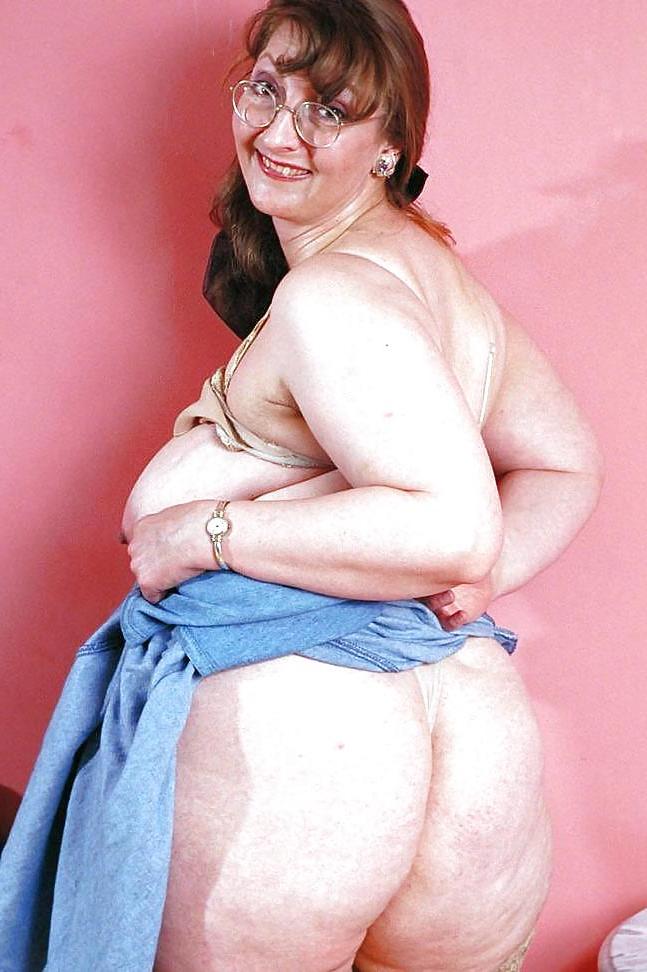 25P Big Tits Huge Ass Granny 2!!