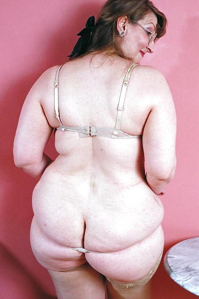 25P Big Tits Huge Ass Granny 2!!